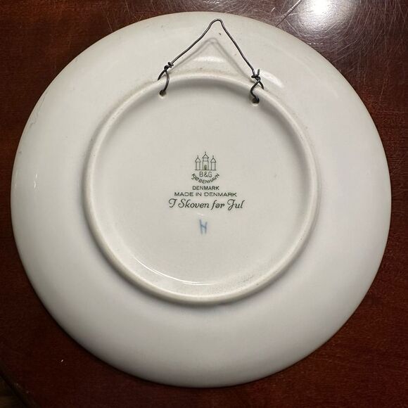 Vintage 1965 Royal Copenhagen 7” collector Deer Plate - Picture 2 of 3